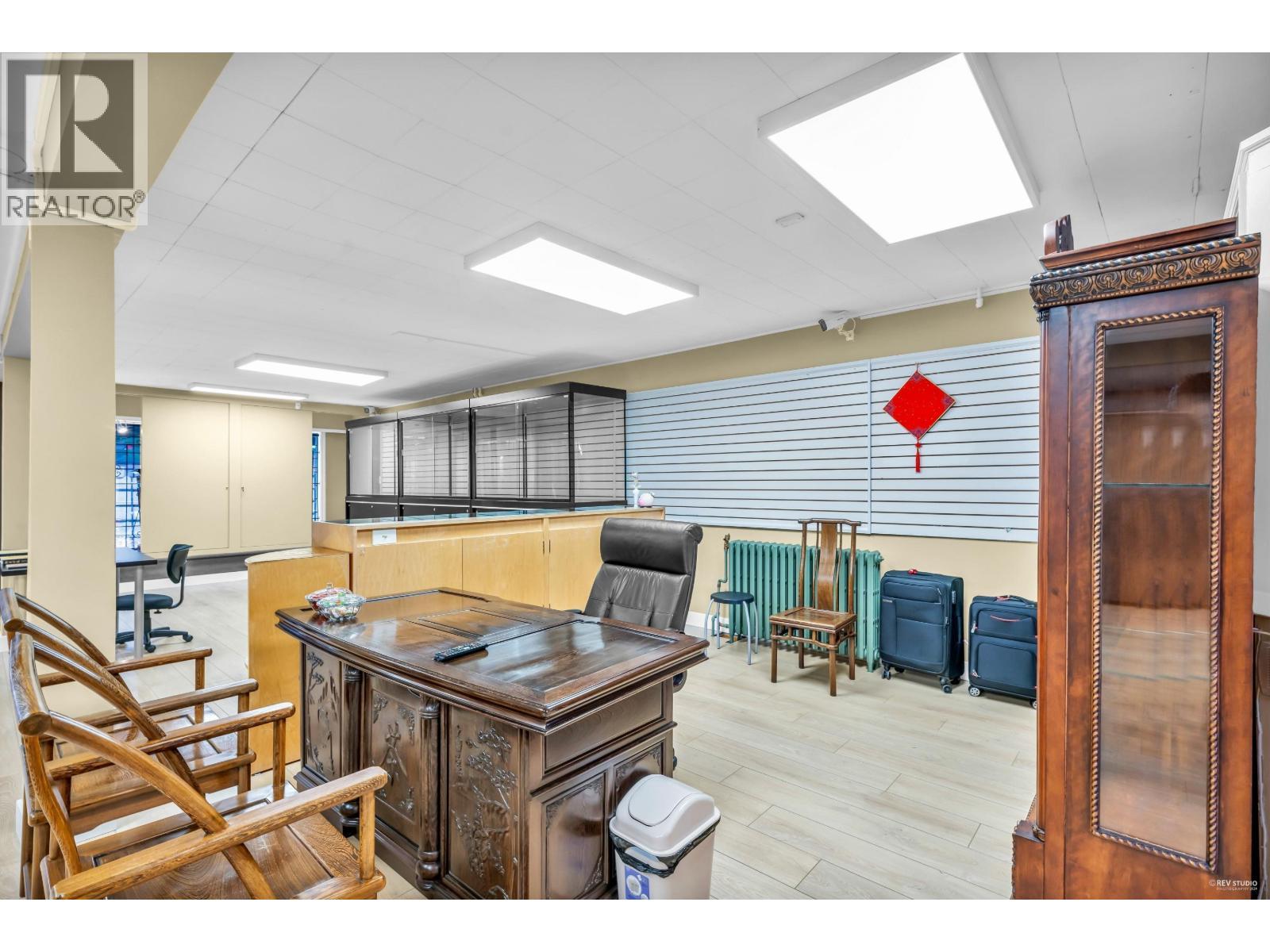 3607 W Broadway, Vancouver, BC