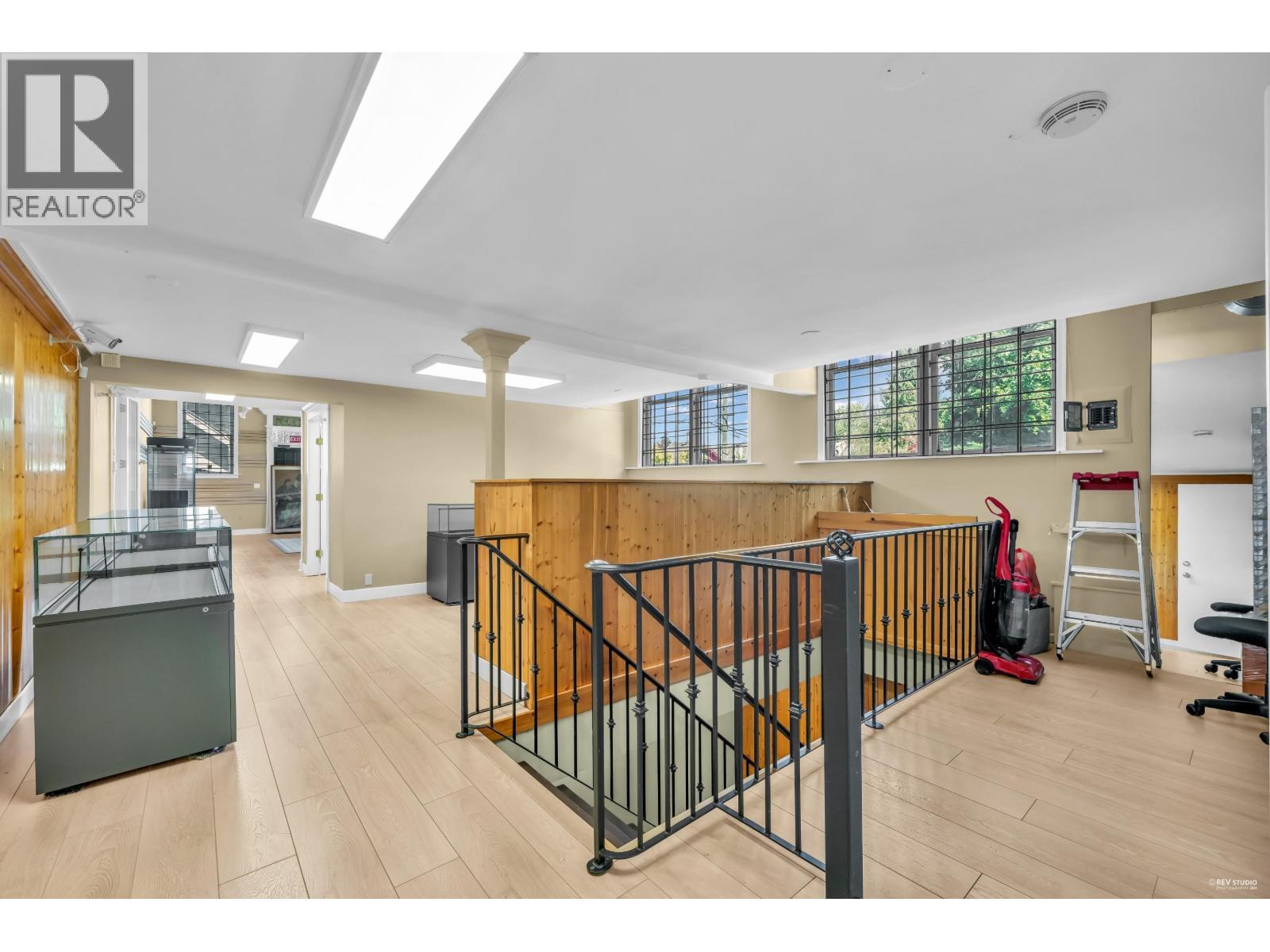 3607 W Broadway, Vancouver, BC