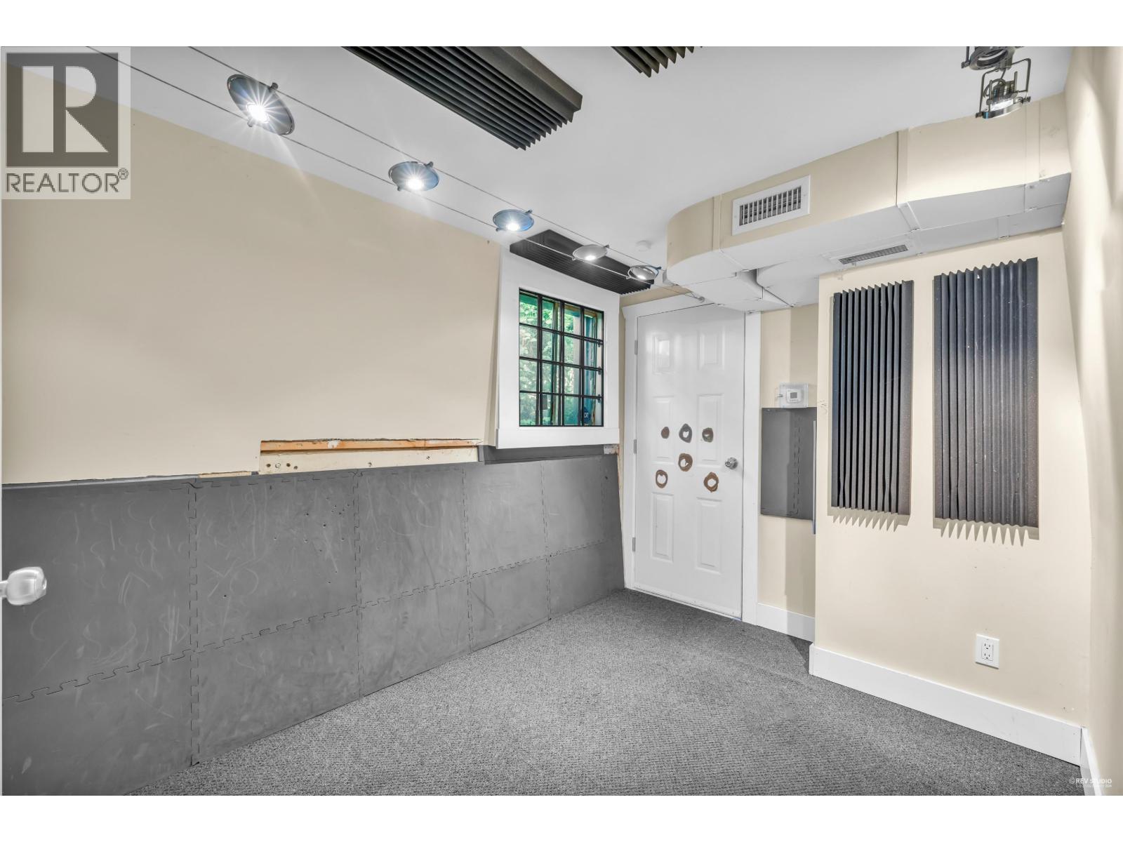 3607 W Broadway, Vancouver, BC