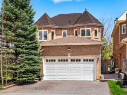 129 Chiswick Crescent Aurora, ON L4G 6P1