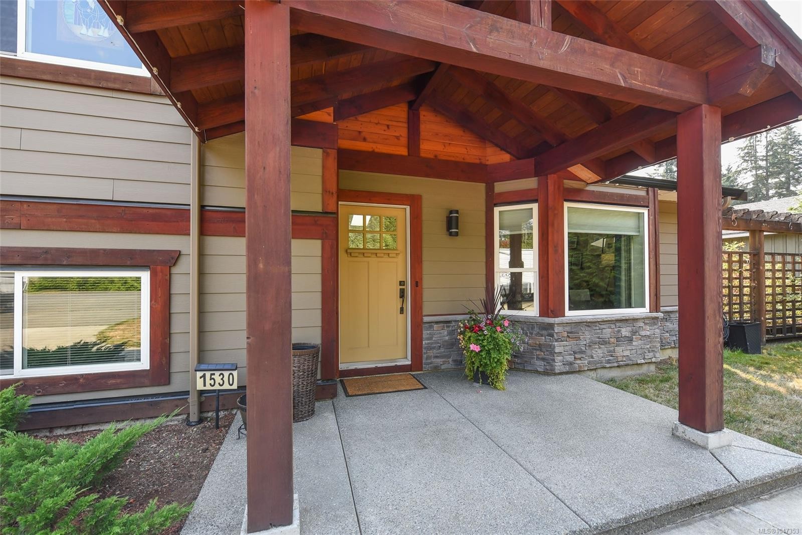1530 Grayling Dr, Comox, BC