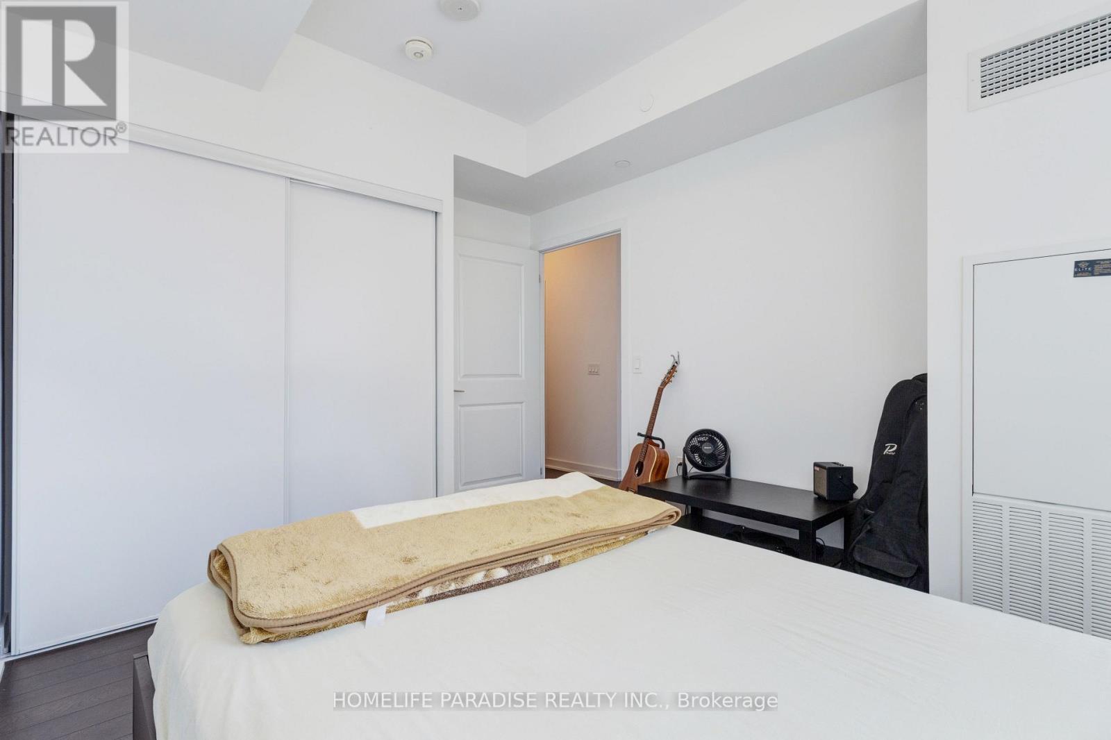 319 - 100 Eagle Rock Way, Vaughan, ON - Indoor