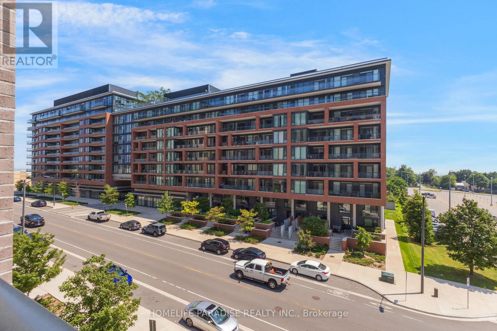 319 - 100 Eagle Rock Way, Vaughan, ON - Outdoor With Facade