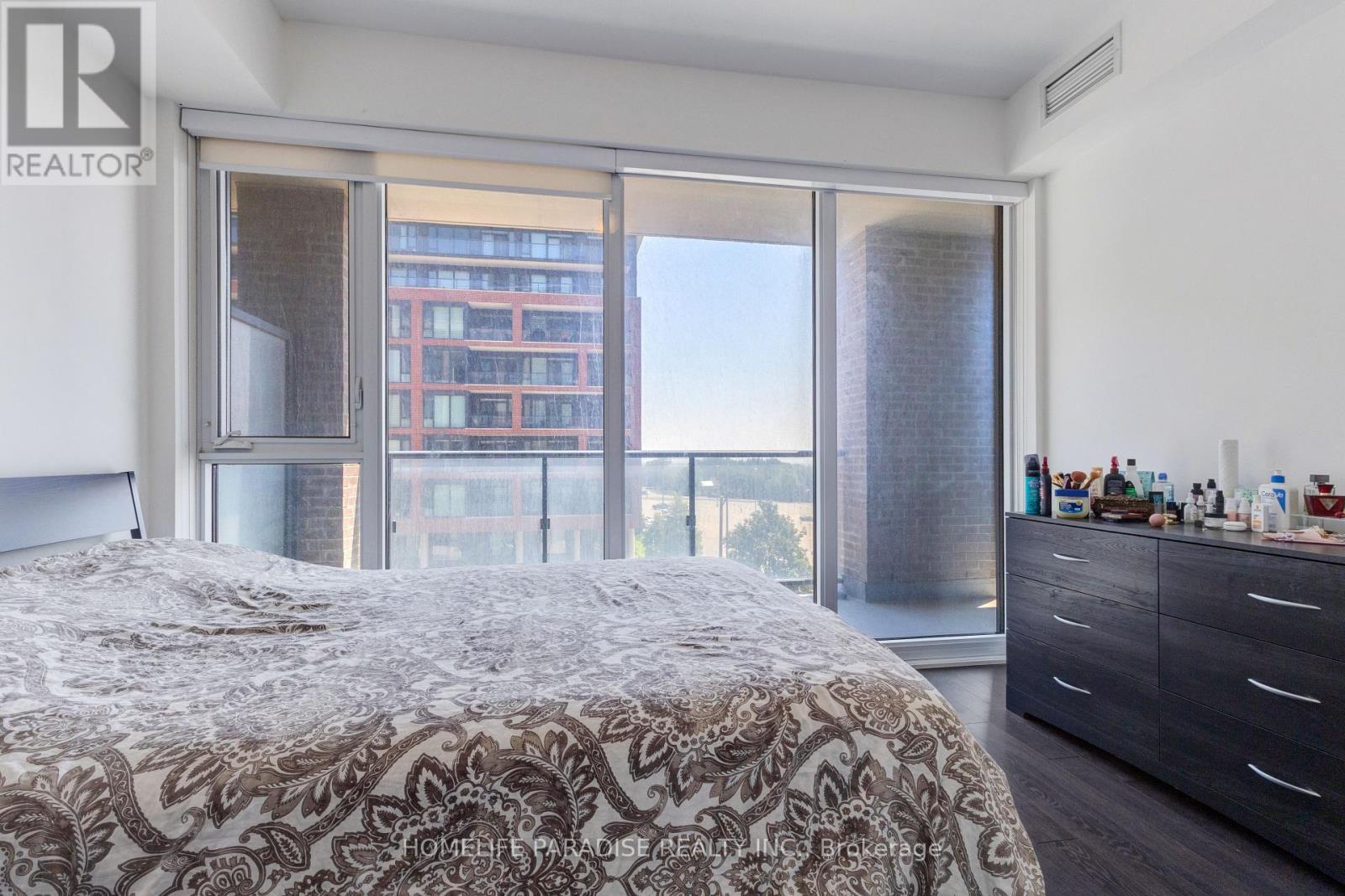 319 - 100 Eagle Rock Way, Vaughan, ON - Indoor Photo Showing Bedroom