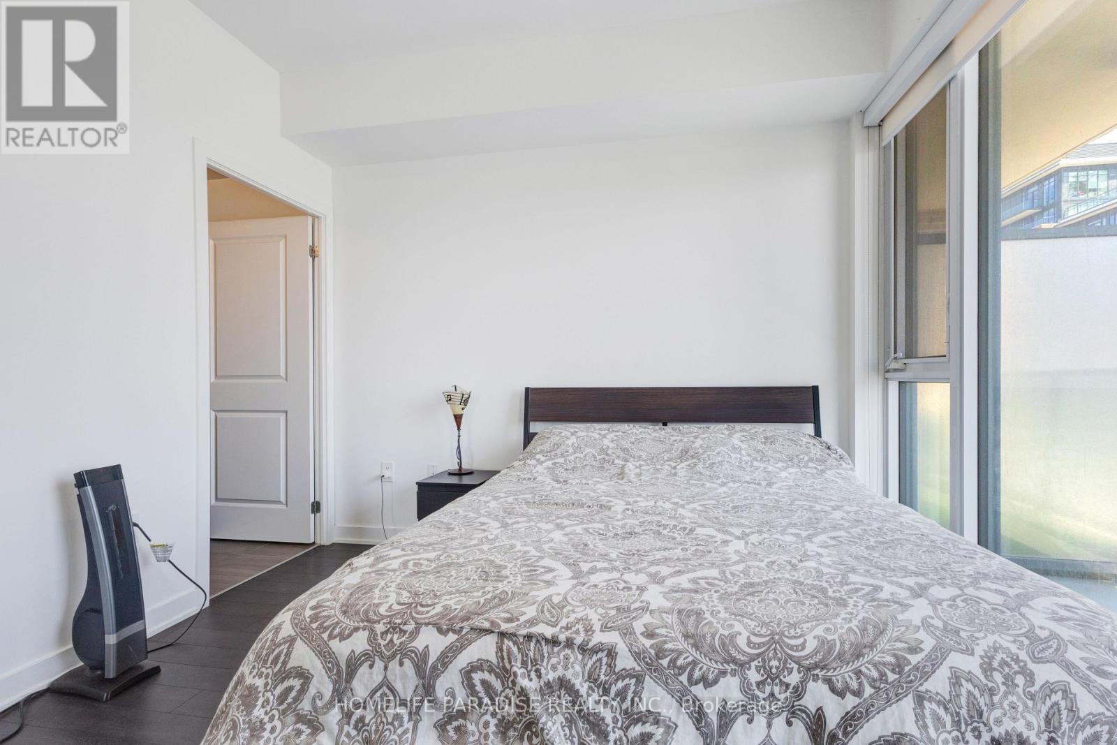 319 - 100 Eagle Rock Way, Vaughan, ON - Indoor Photo Showing Bedroom