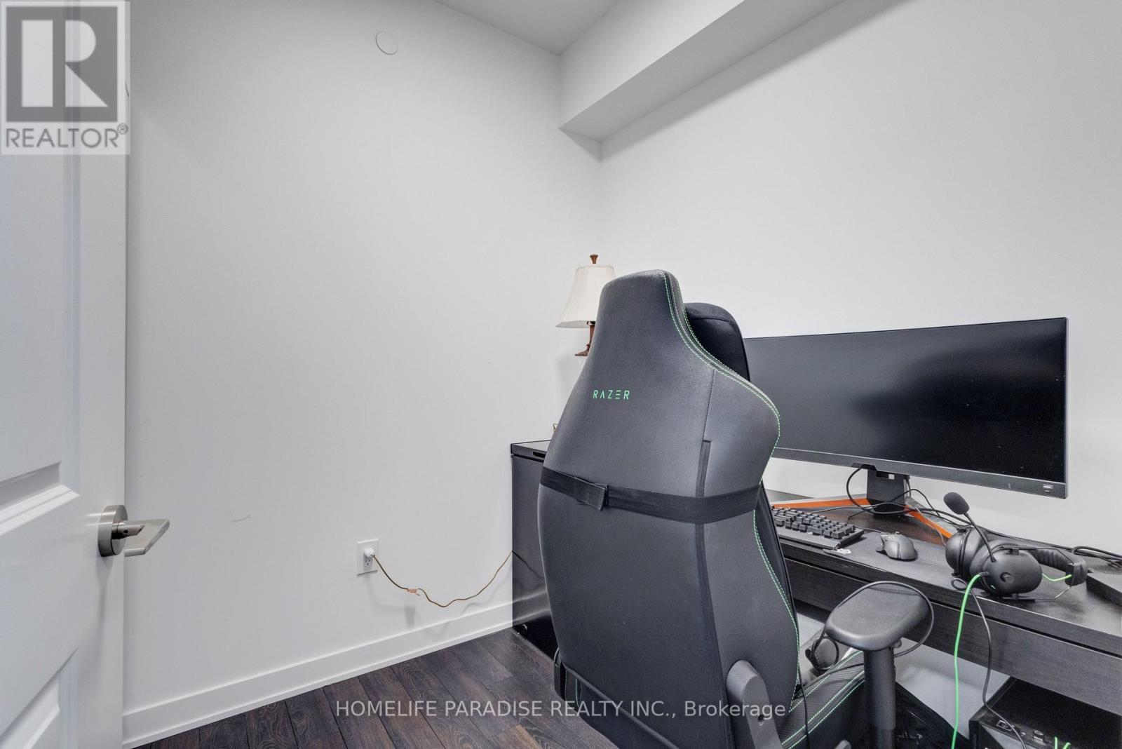 319 - 100 Eagle Rock Way, Vaughan, ON - Indoor Photo Showing Other Room