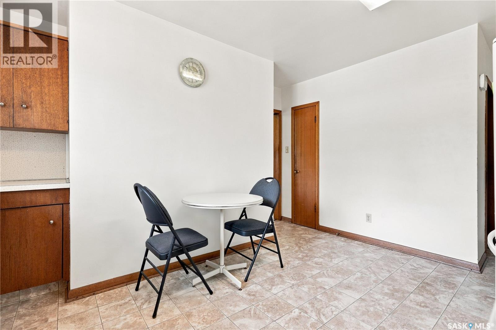 504 Leslie Avenue, Saskatoon, SK - Indoor
