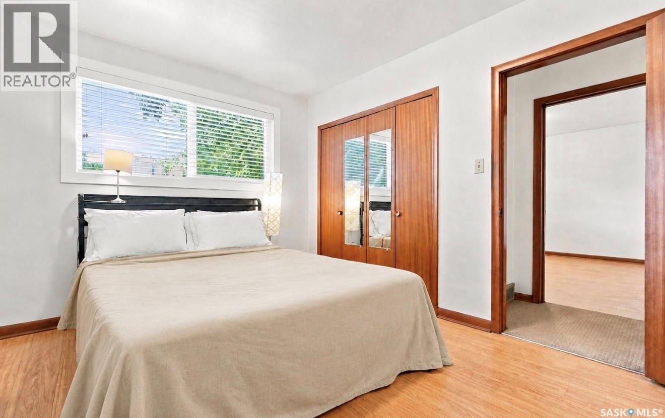 504 Leslie Avenue, Saskatoon, SK - Indoor Photo Showing Bedroom