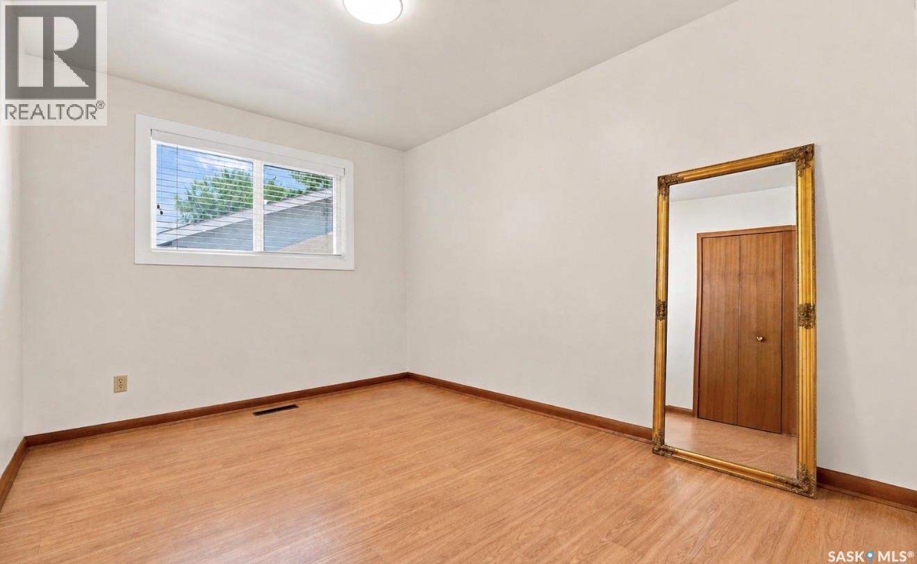 504 Leslie Avenue, Saskatoon, SK - Indoor Photo Showing Other Room
