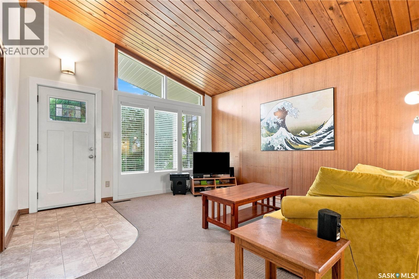 504 Leslie Avenue, Saskatoon, SK - Indoor