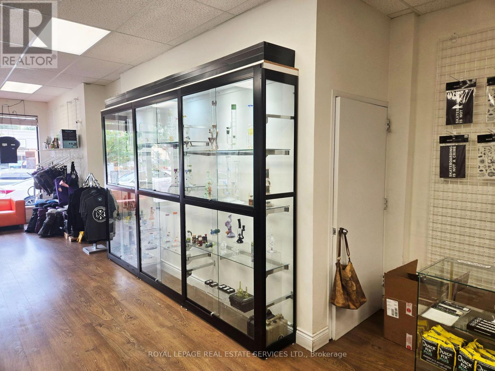 119 Lakeshore Road E, Mississauga, ON