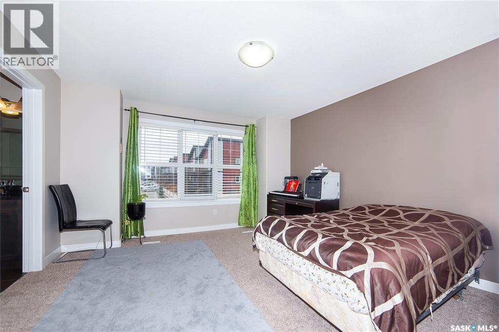 155 Marlatte Crescent, Saskatoon, SK - Indoor Photo Showing Bedroom