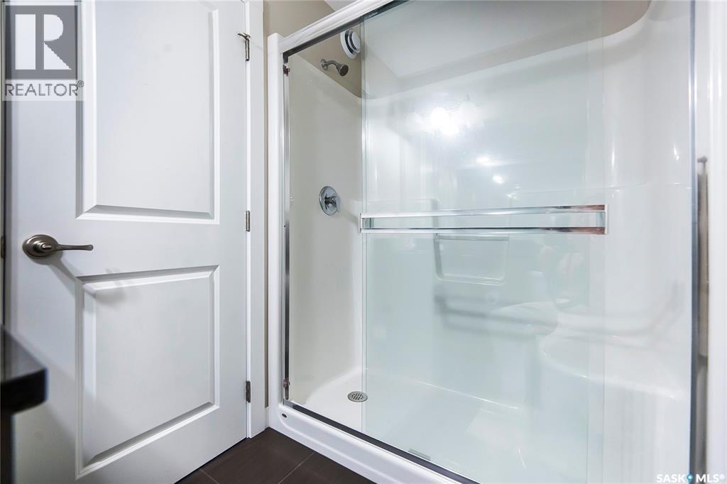 155 Marlatte Crescent, Saskatoon, SK - Indoor Photo Showing Bathroom