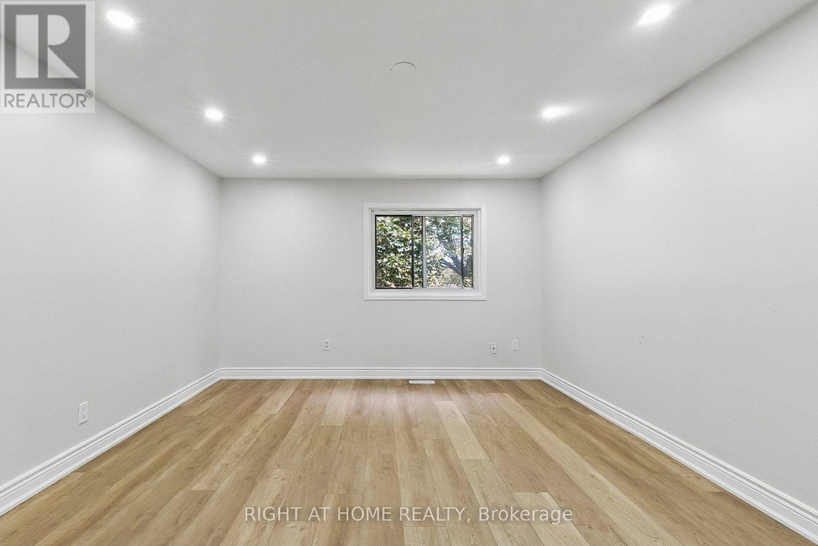 29 Cheatham Place, Toronto, ON - Indoor Photo Showing Other Room