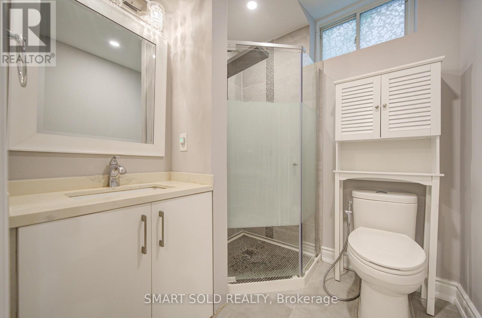 39 Schuster Lane, Vaughan, ON - Indoor Photo Showing Bathroom