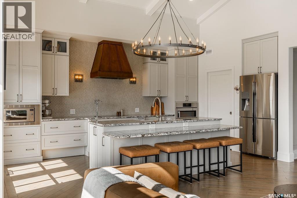 107 Mahabir Crescent, Saskatoon, SK - Indoor Photo Showing Kitchen With Stainless Steel Kitchen With Upgraded Kitchen