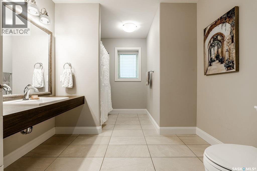 107 Mahabir Crescent, Saskatoon, SK - Indoor Photo Showing Bathroom