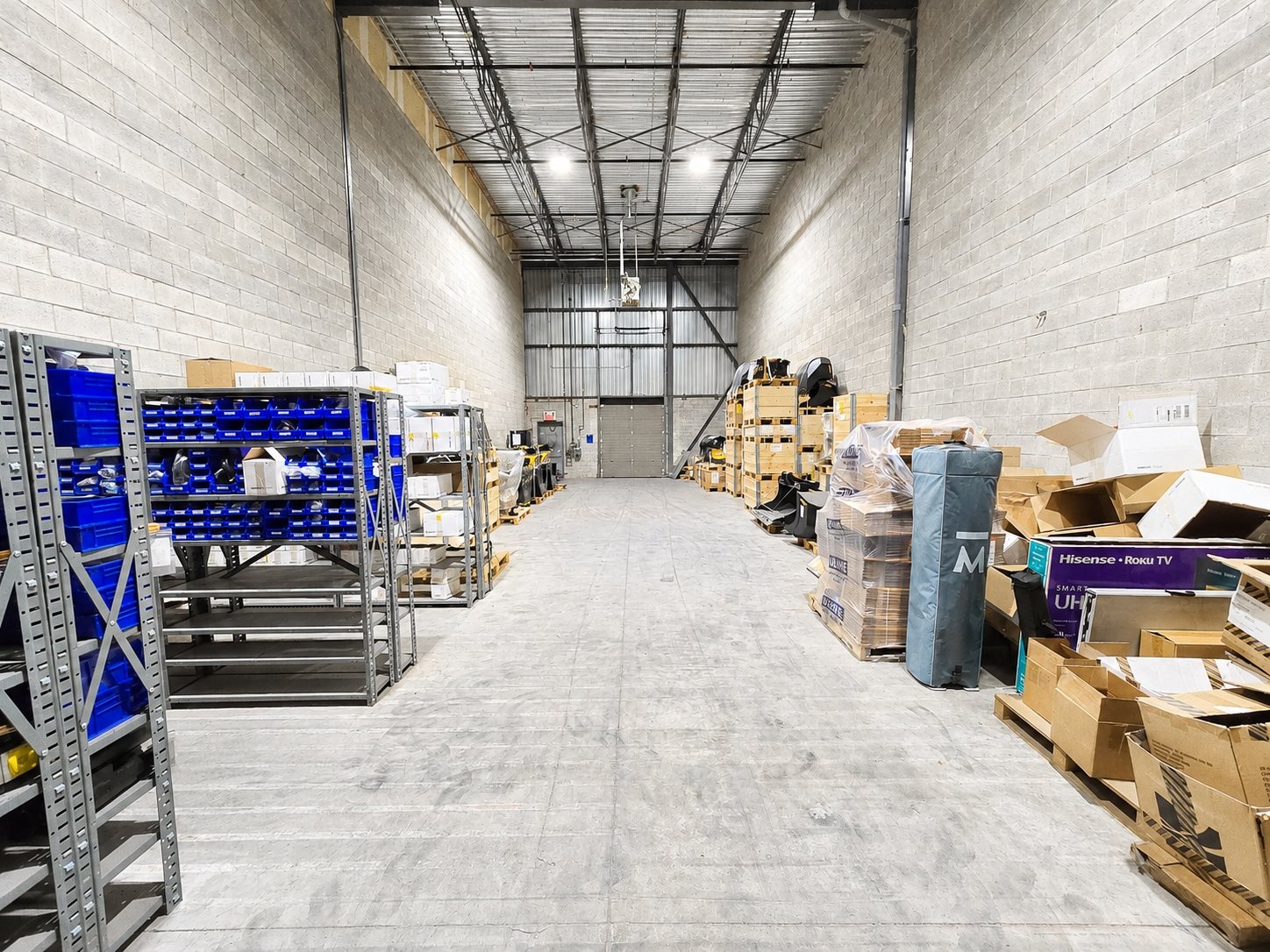 Entrepôt - 3220 Av. Jacques-Bureau, Laval (Chomedey), QC - Indoor