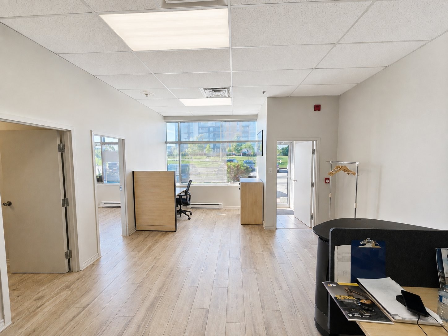 Réception - 3220 Av. Jacques-Bureau, Laval (Chomedey), QC - Indoor