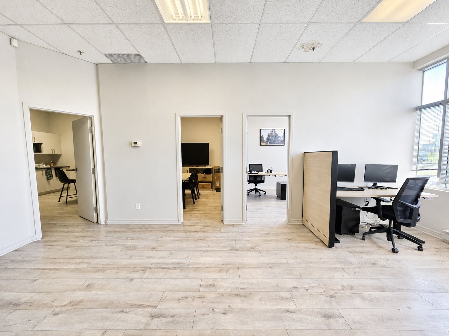 Réception - 3220 Av. Jacques-Bureau, Laval (Chomedey), QC - Indoor Photo Showing Office