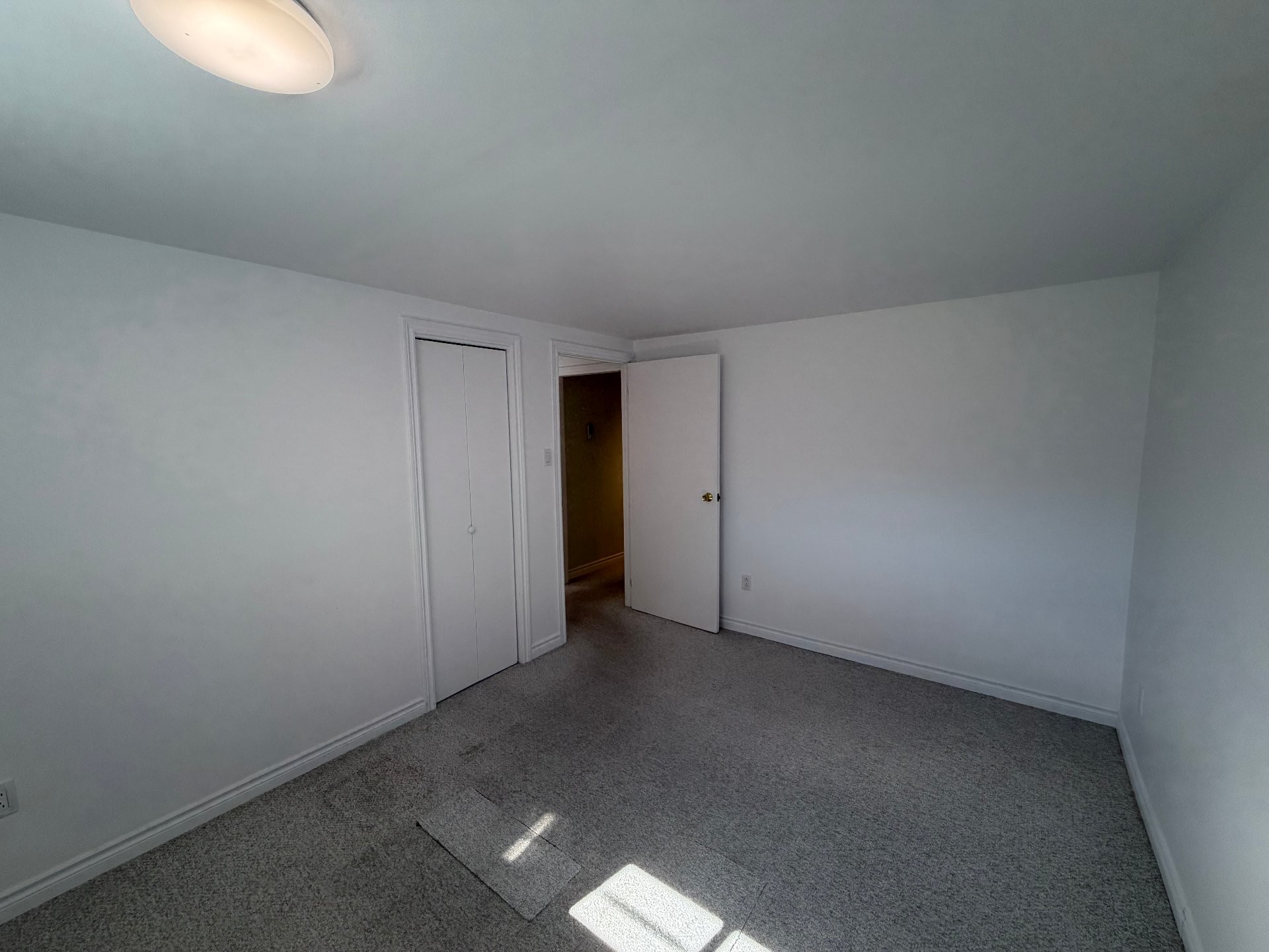 Chambre à coucher - 2703 Av. Bériot, Boisbriand, QC - Indoor Photo Showing Other Room