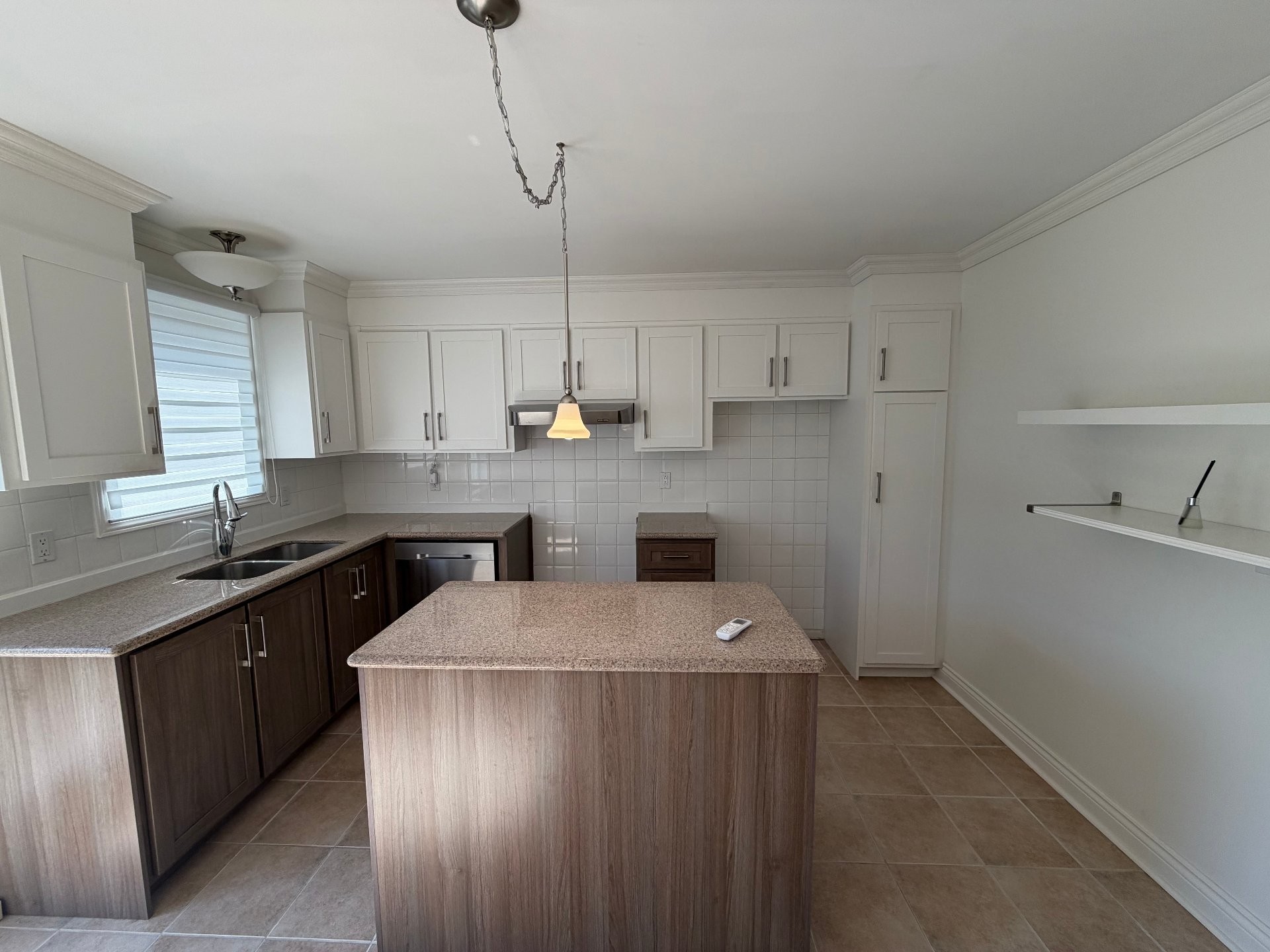 Cuisine - 2703 Av. Bériot, Boisbriand, QC - Indoor Photo Showing Kitchen With Double Sink