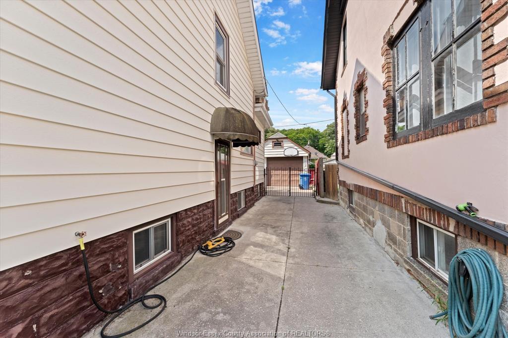 1437 Windermere, Windsor, ON