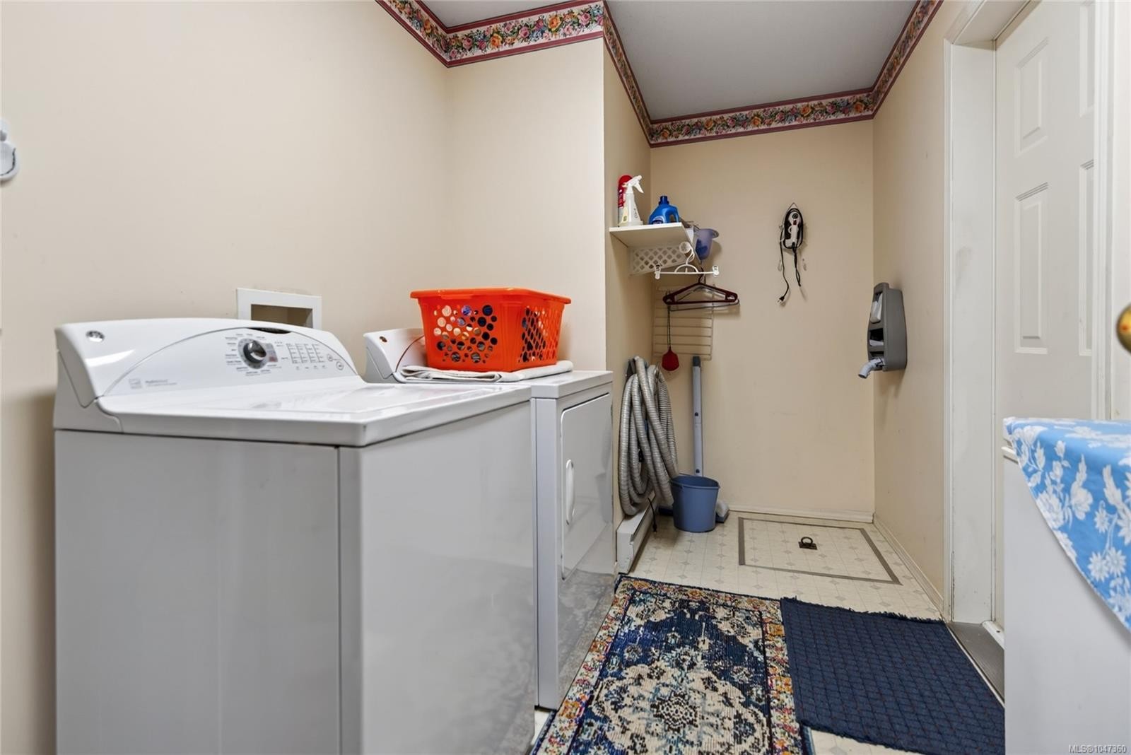 2193 Cardinal Pl, Comox, BC