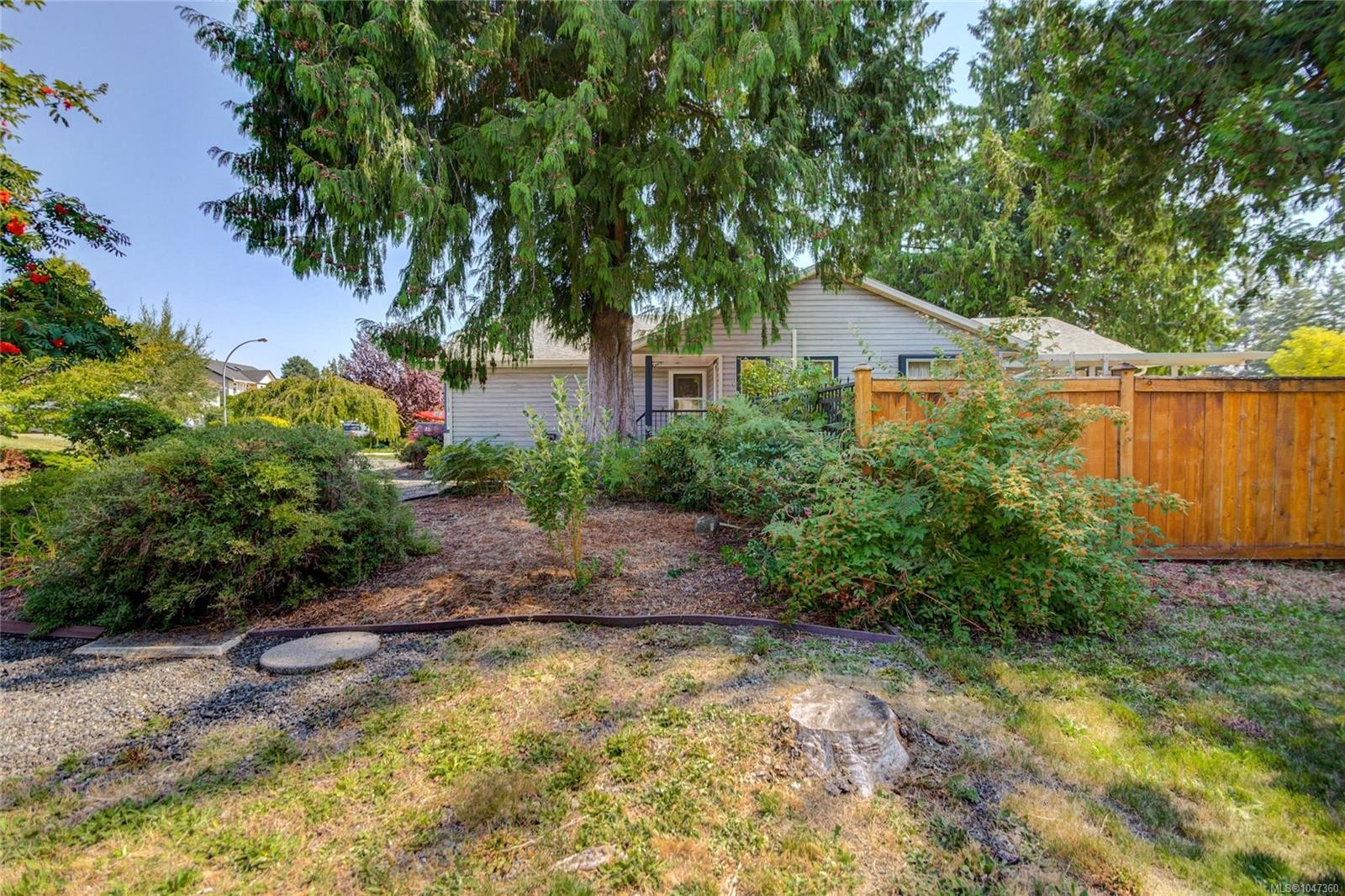 2193 Cardinal Pl, Comox, BC