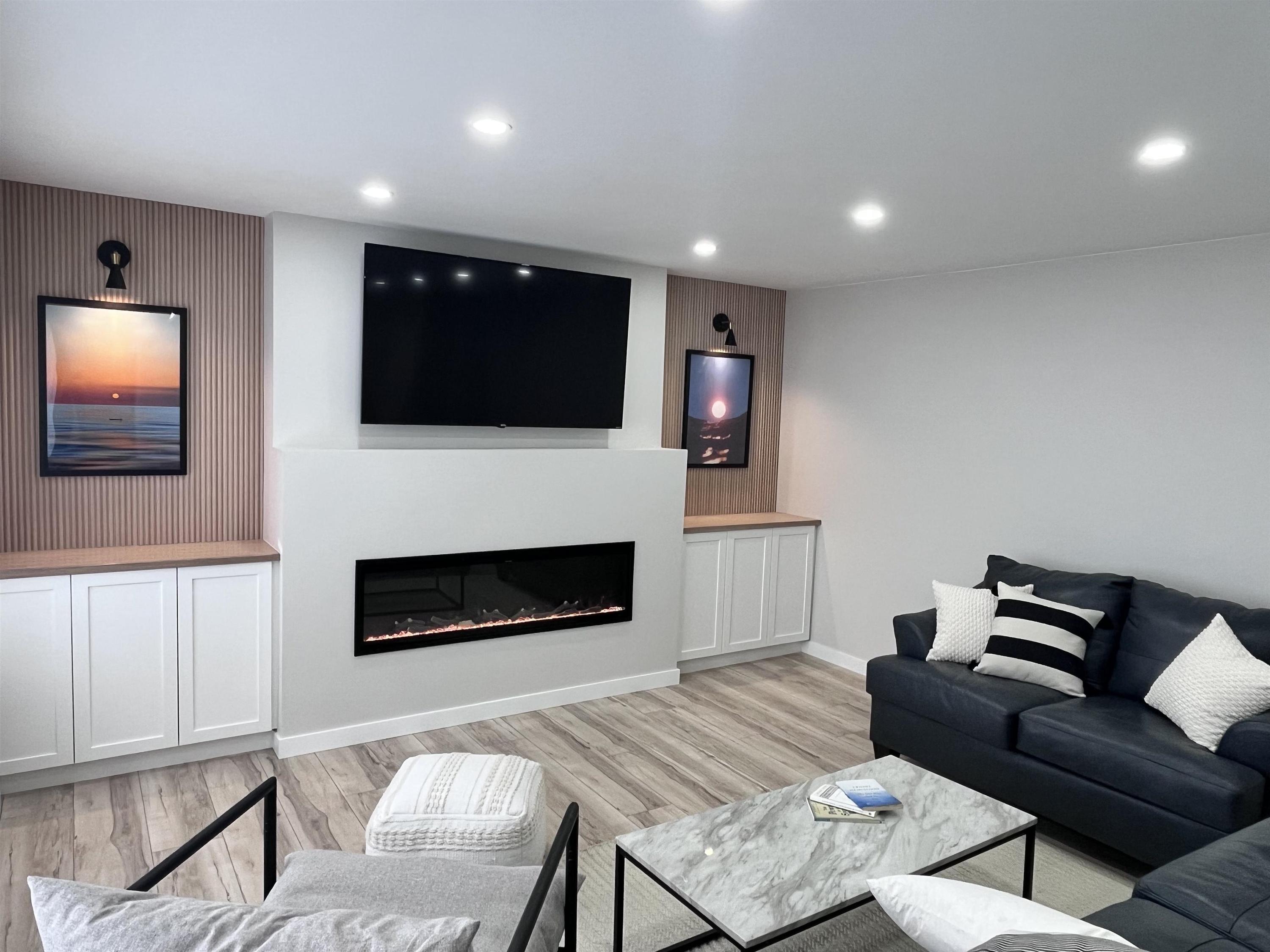 434 Hebert Street, Thunder Bay, ON - Indoor With Fireplace