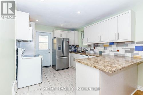 236 Parkdale Avenue S, Hamilton, ON - Indoor Photo Showing Kitchen