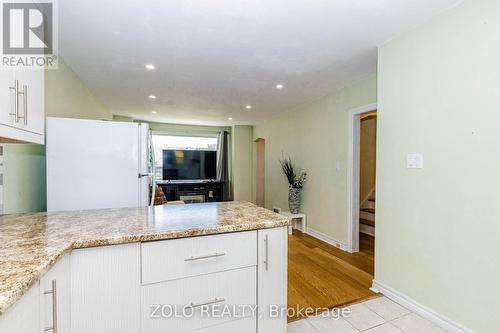 236 Parkdale Avenue S, Hamilton, ON - Indoor Photo Showing Kitchen