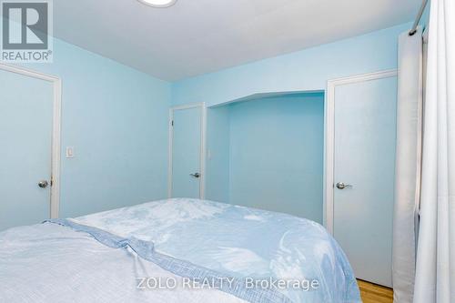 236 Parkdale Avenue S, Hamilton, ON - Indoor Photo Showing Bedroom