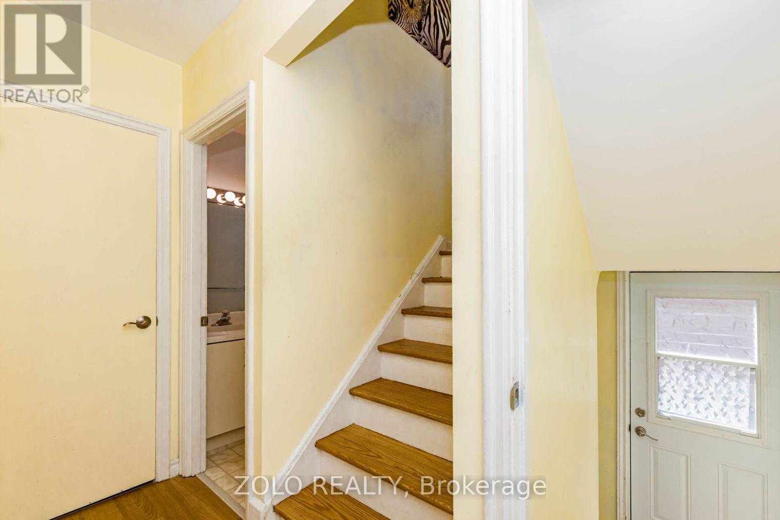 236 Parkdale Avenue S, Hamilton, ON - Indoor Photo Showing Other Room