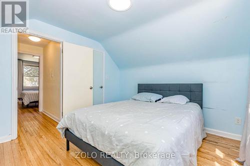 236 Parkdale Avenue S, Hamilton, ON - Indoor Photo Showing Bedroom