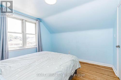 236 Parkdale Avenue S, Hamilton, ON - Indoor Photo Showing Bedroom