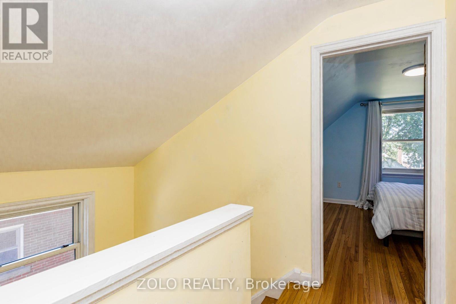236 Parkdale Avenue S, Hamilton, ON - Indoor