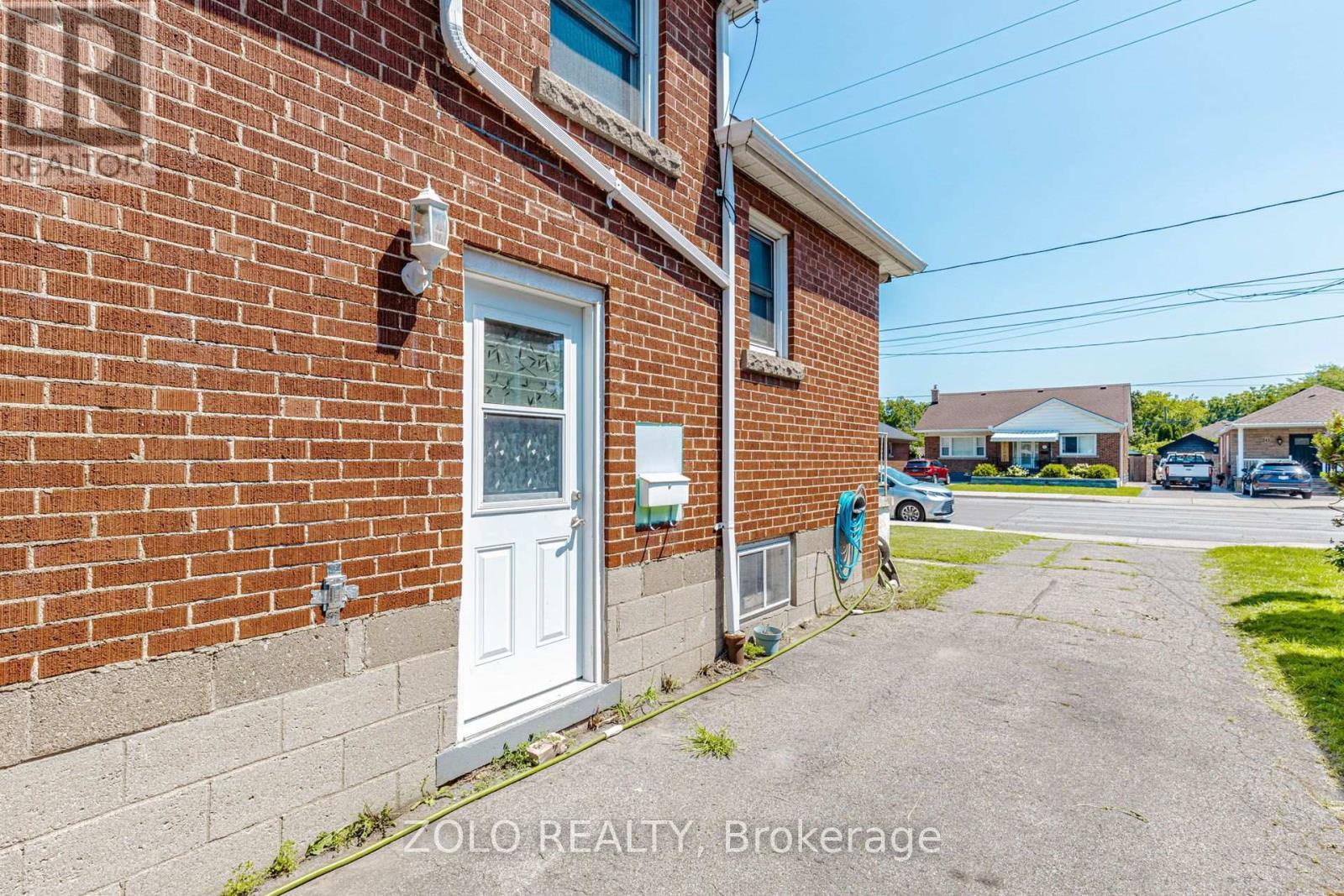 236 Parkdale Avenue S, Hamilton, ON - Outdoor With Exterior