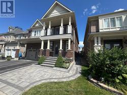 2 CREEKLAND AVENUE N Whitchurch-Stouffville, ON L4A 1T8