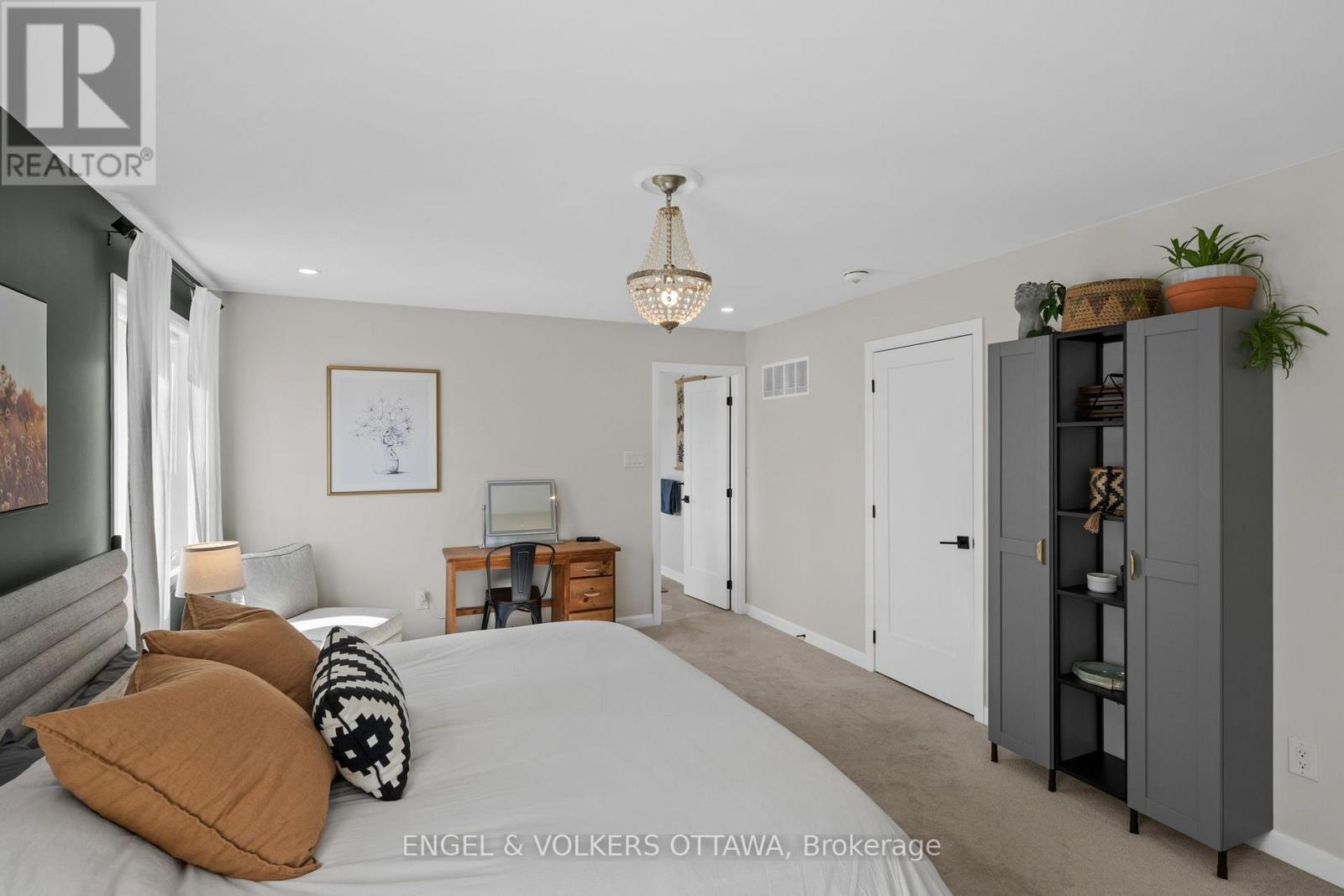 720 Coast Circle, Ottawa, ON - Indoor Photo Showing Bedroom