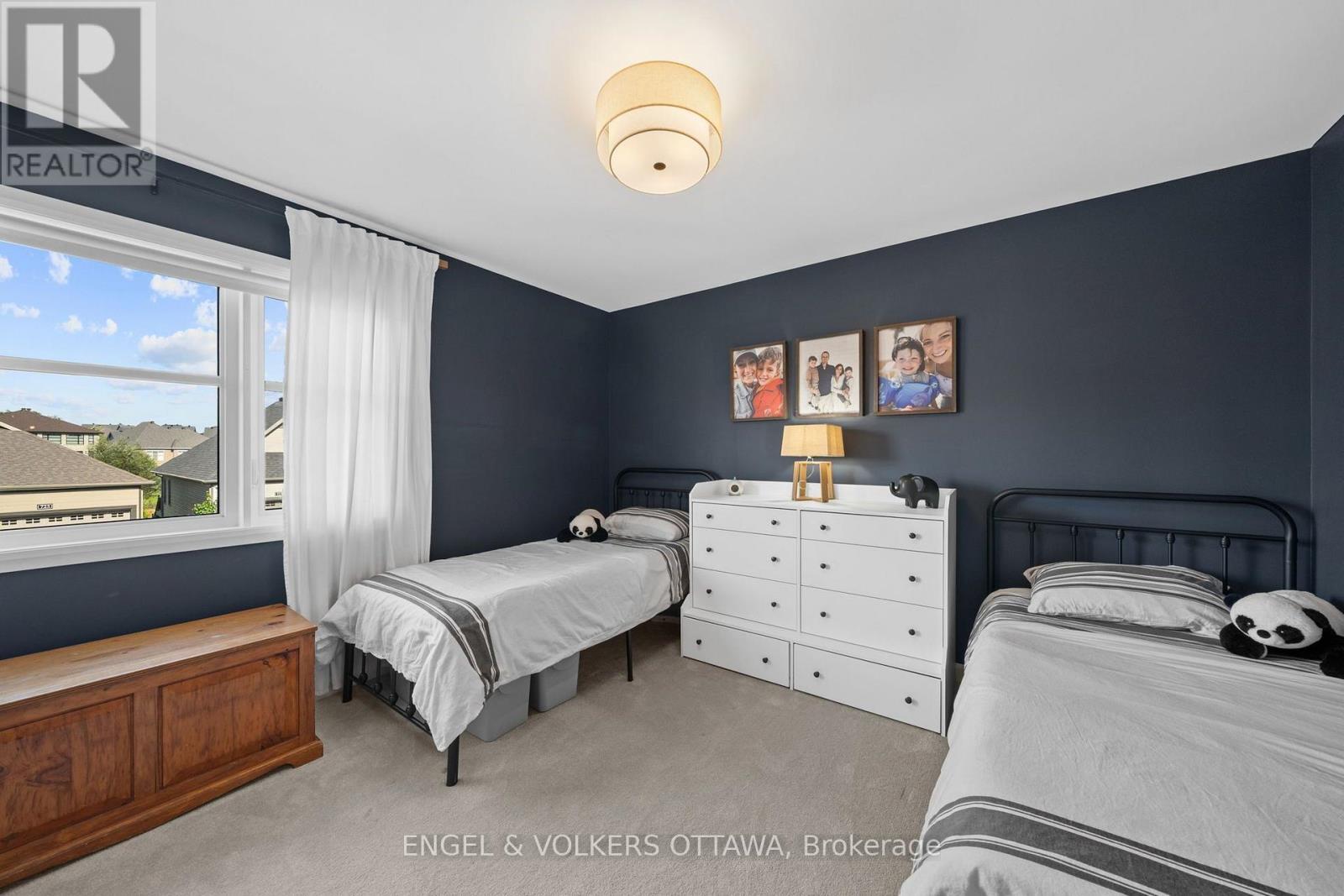 720 Coast Circle, Ottawa, ON - Indoor Photo Showing Bedroom