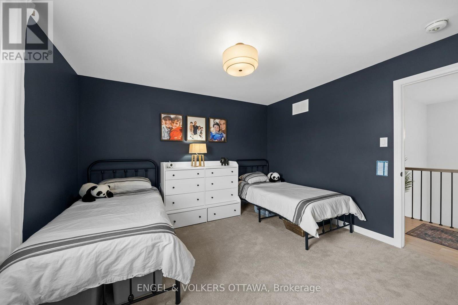 720 Coast Circle, Ottawa, ON - Indoor Photo Showing Bedroom