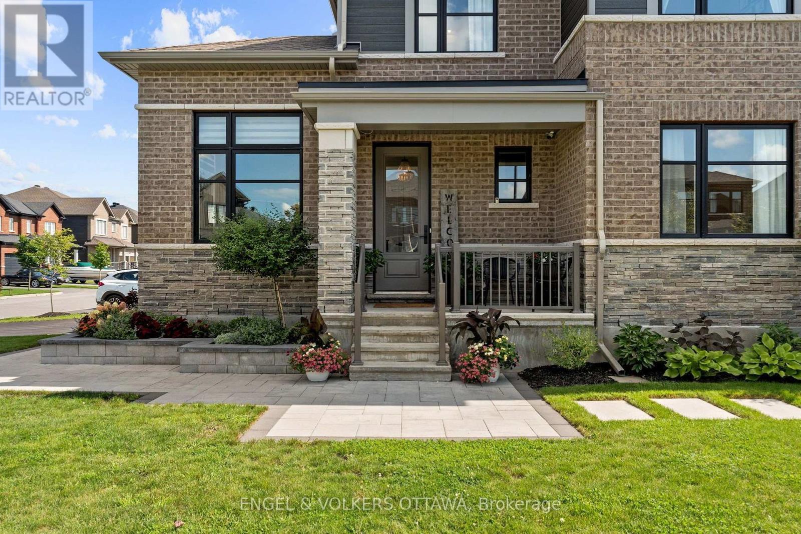 720 Coast Circle, Ottawa, ON - Outdoor With Facade