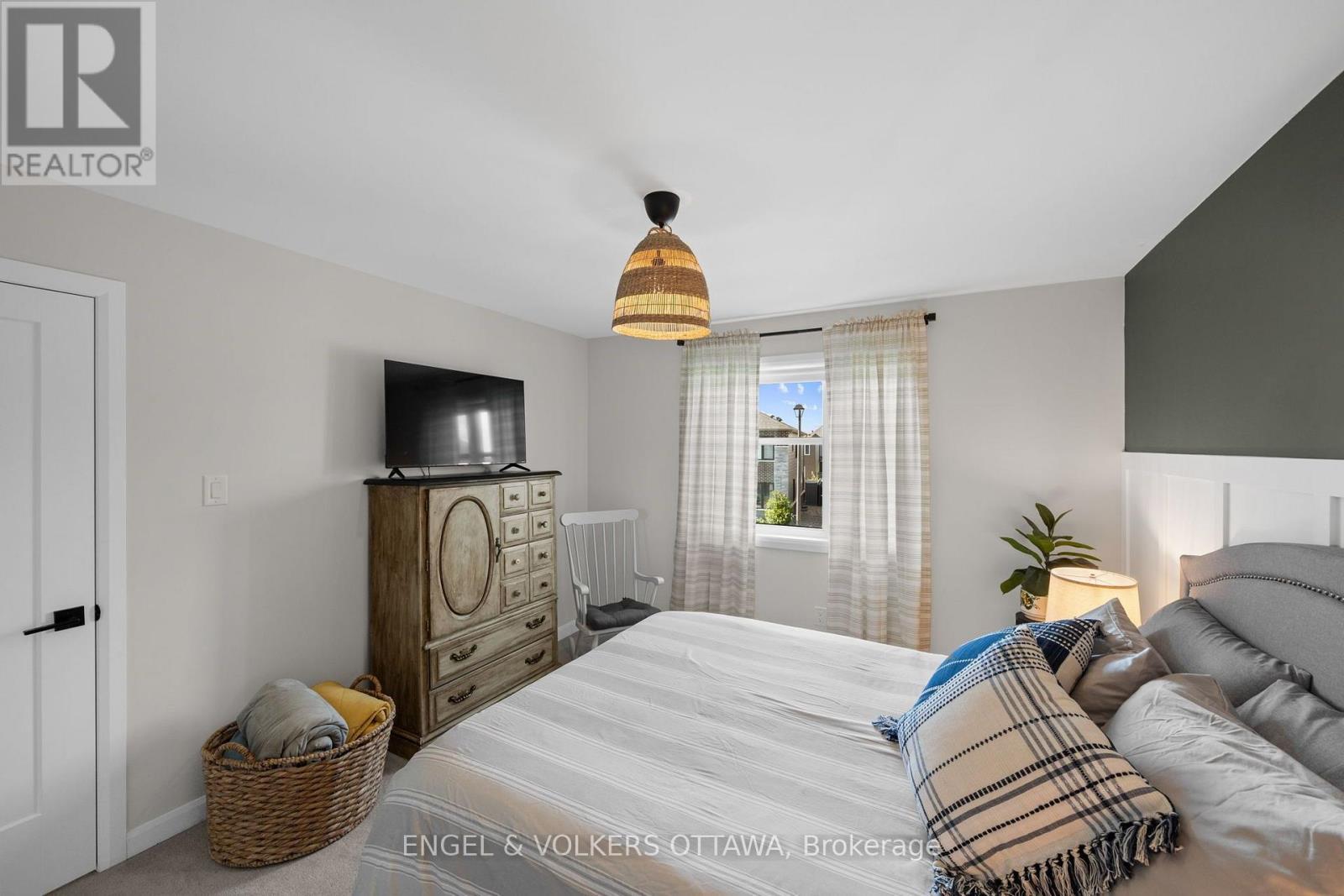 720 Coast Circle, Ottawa, ON - Indoor Photo Showing Bedroom