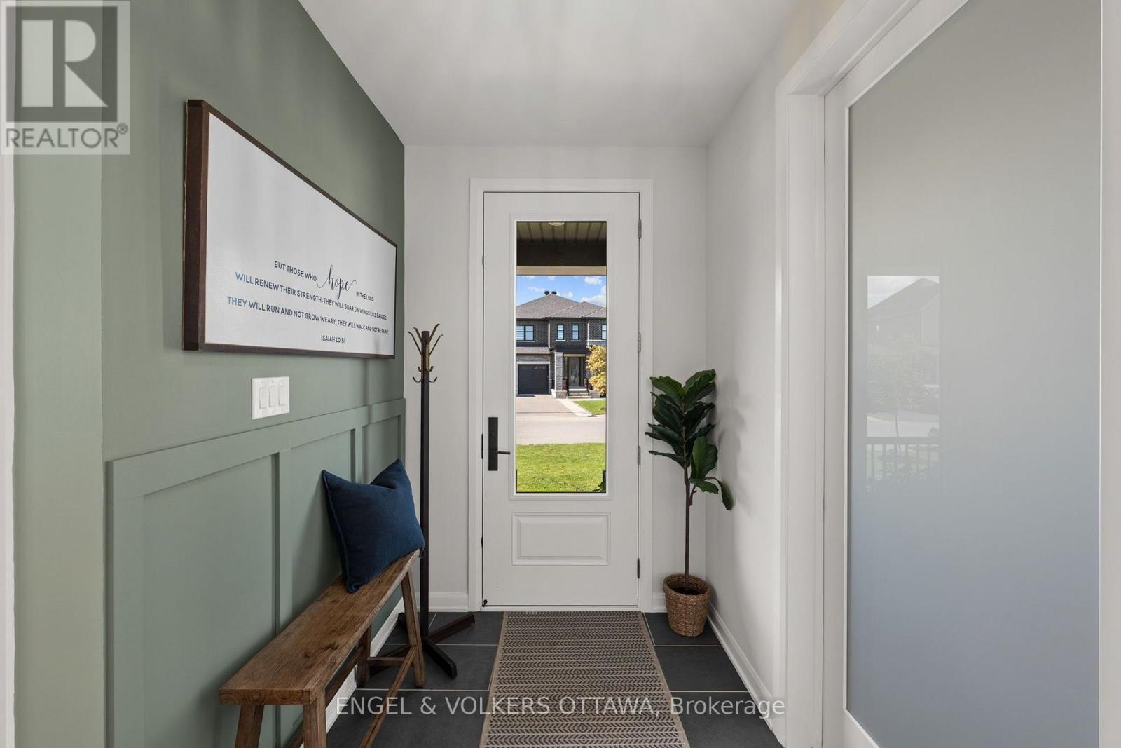 720 Coast Circle, Ottawa, ON - Indoor Photo Showing Other Room