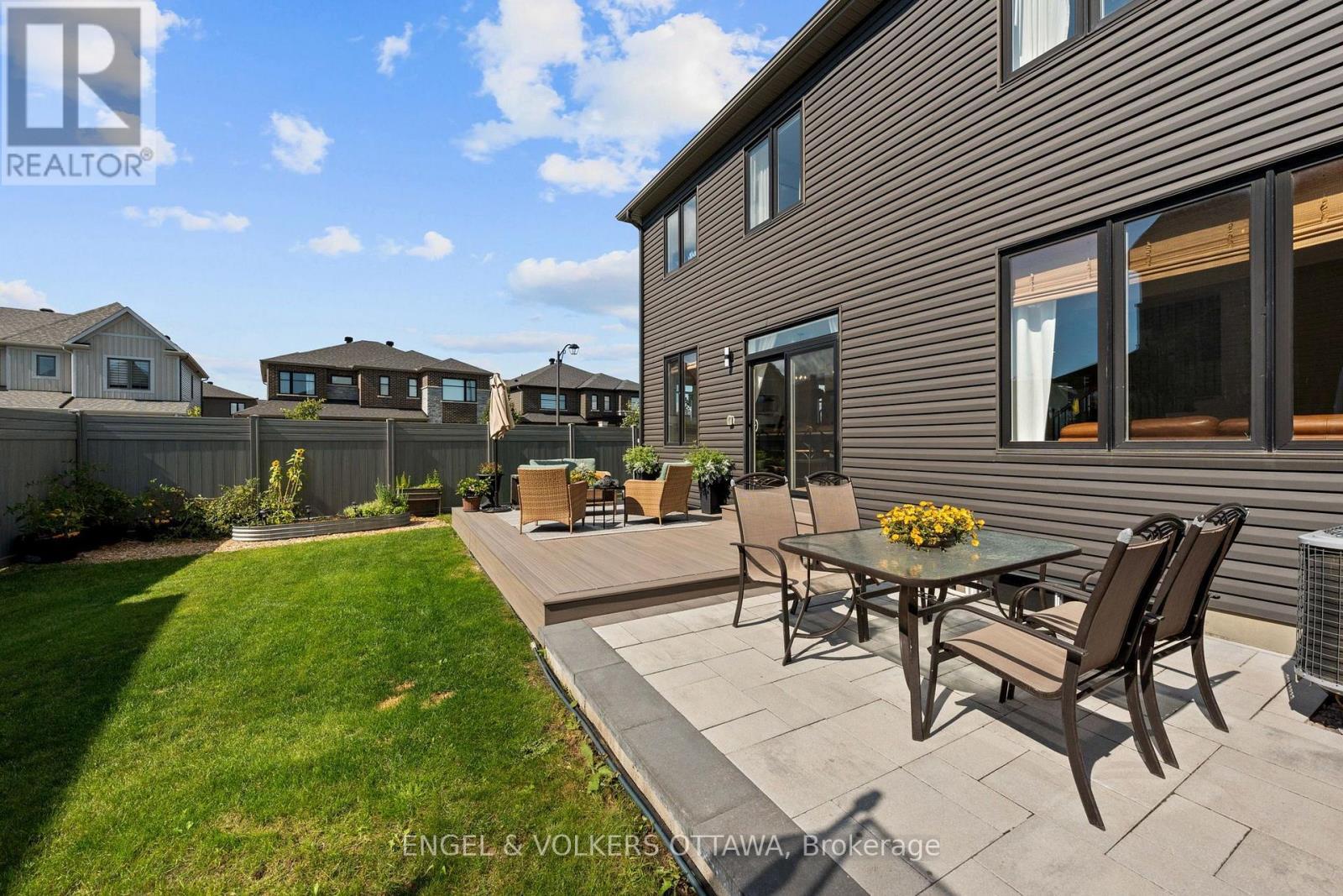 720 Coast Circle, Ottawa, ON - Outdoor