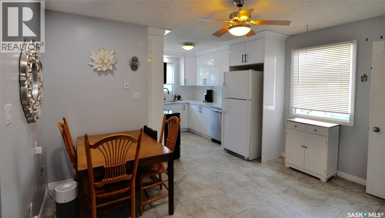 407 Wathaman Crescent, Saskatoon, SK - Indoor
