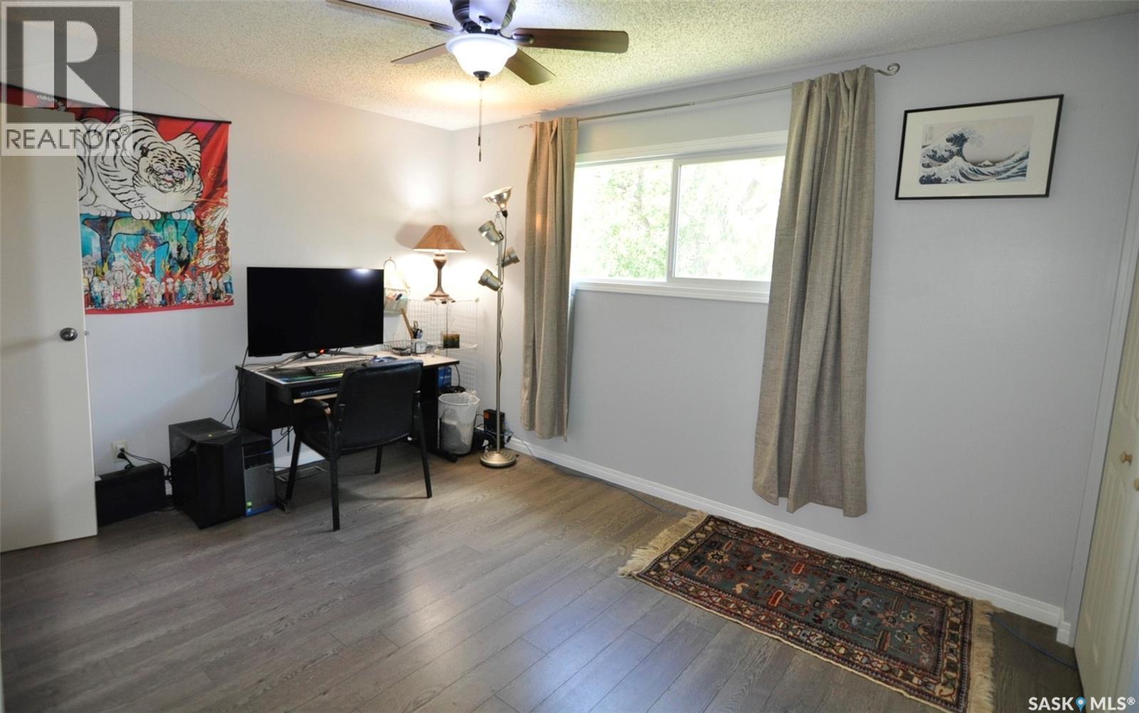 407 Wathaman Crescent, Saskatoon, SK - Indoor