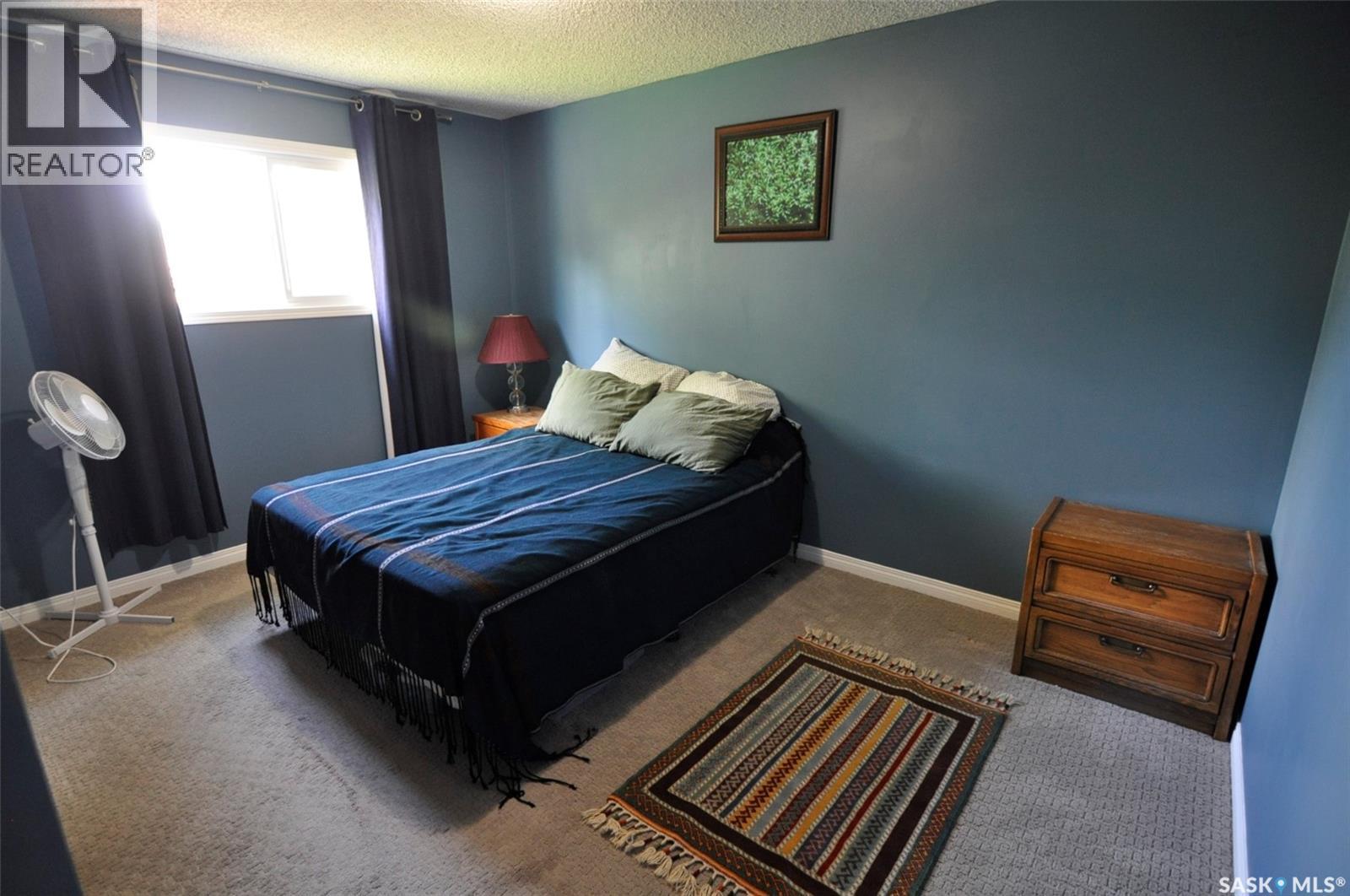 407 Wathaman Crescent, Saskatoon, SK - Indoor Photo Showing Bedroom