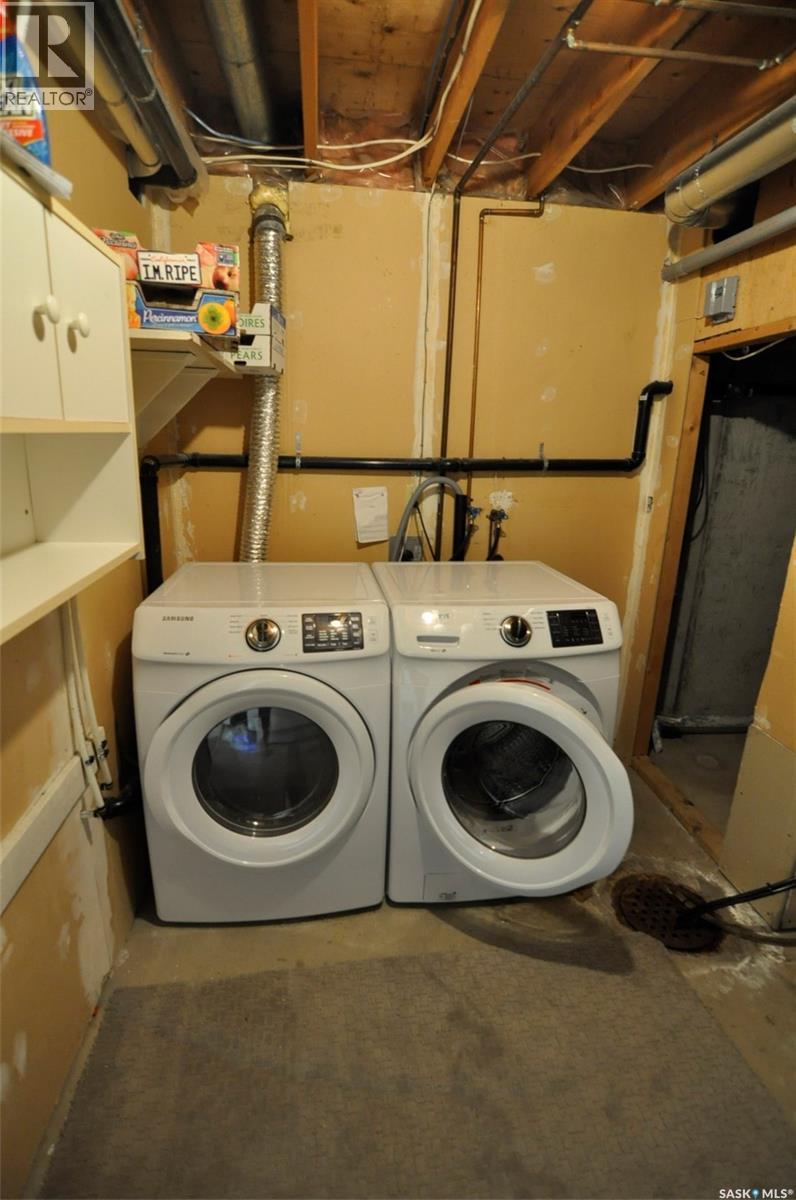 407 Wathaman Crescent, Saskatoon, SK - Indoor Photo Showing Laundry Room